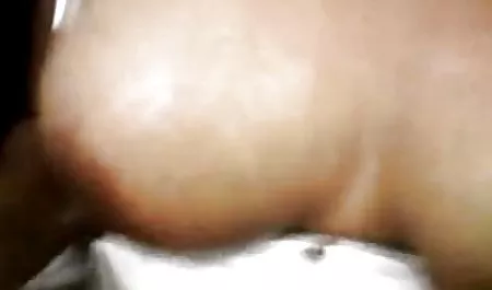 முறையற்ற முதலாளி செக்ஸ் அவரது இளம் ஊழியர்கள்